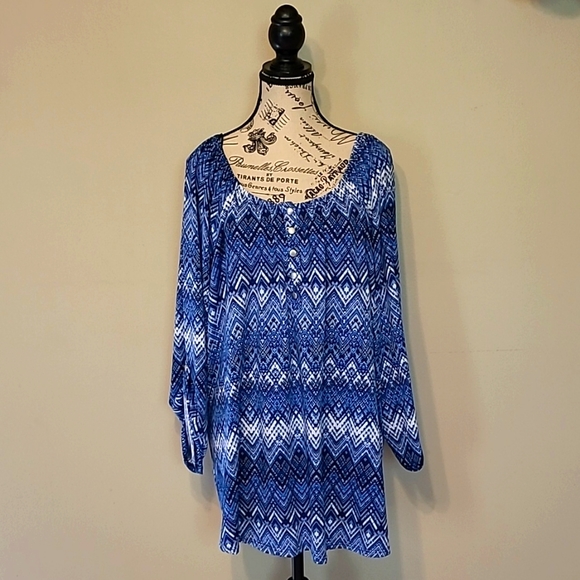 Beautiful Blouse 😍 - Picture 1 of 9